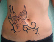 Buenos Diseños de Tatuajes de Enredadoras para el Abdomen mariposahenna