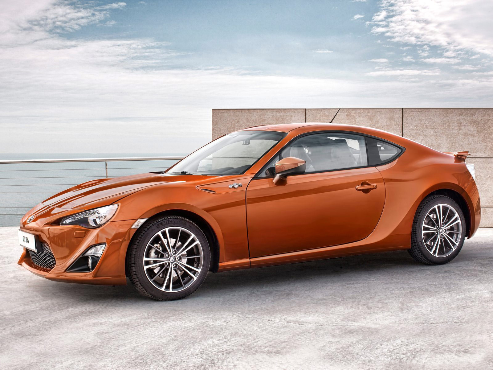 2013 TOYOTA GT 86 car pictures, review