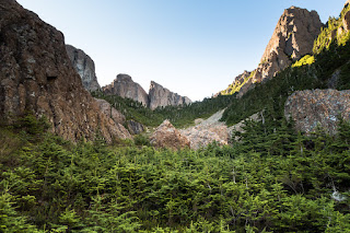 The cirque below H'Kusam Mountain