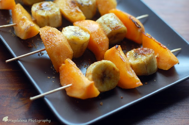 Brochetas De Caqui Y Plátano
