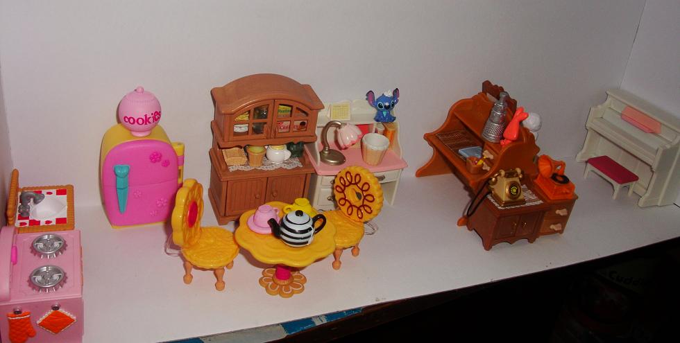 Yes, I made sure the dolls had three desks. I am a dork. Preliminary ground-floor set-up