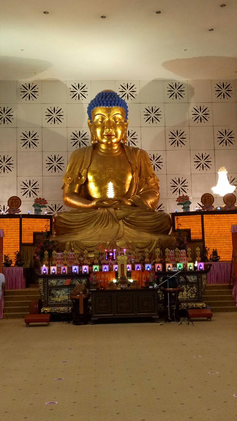 MEDICINE BUDDHA AT BRIGHT HILL TEMPLE SINGAPORE