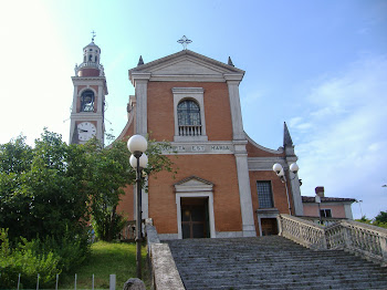 LA CHIESA PARROCCHIALE..dedicata all'Assunzione di Maria che si festeggia il 15 agosto..