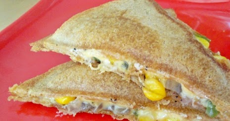 Cheesy Sweetcorn And Bellpepper Sandwich