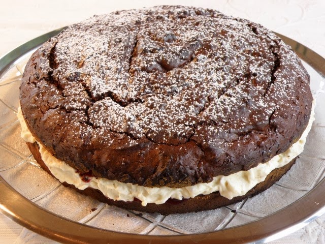 Sugarprincess: Maronitorte mit Maronen-Sahne-Creme und Johannisbeerkonfitüre