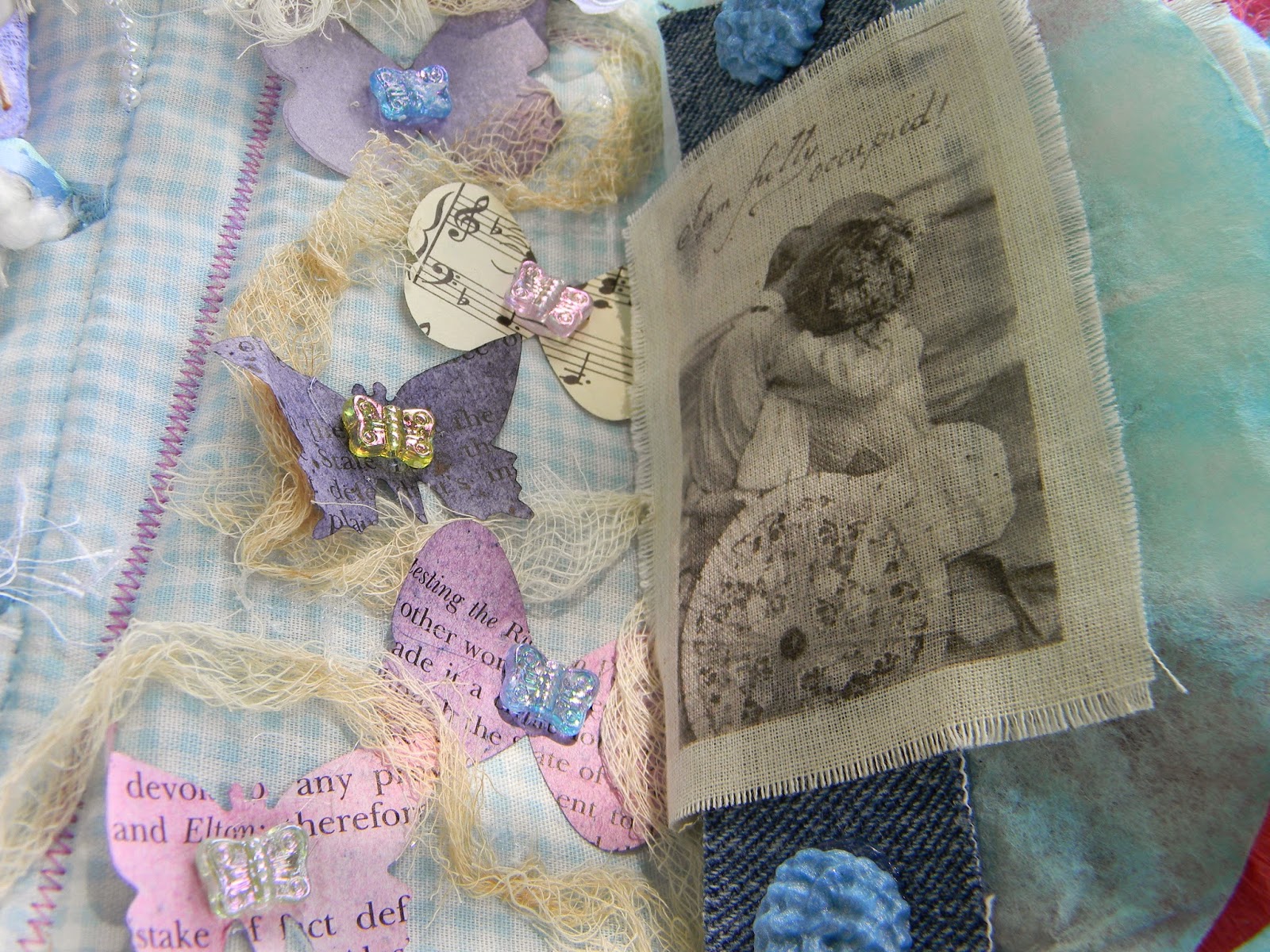 Artistic Endeavors 101 Fabric Mixed Media Book...