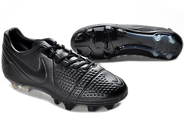 nike ctr360 maestri iii blackout