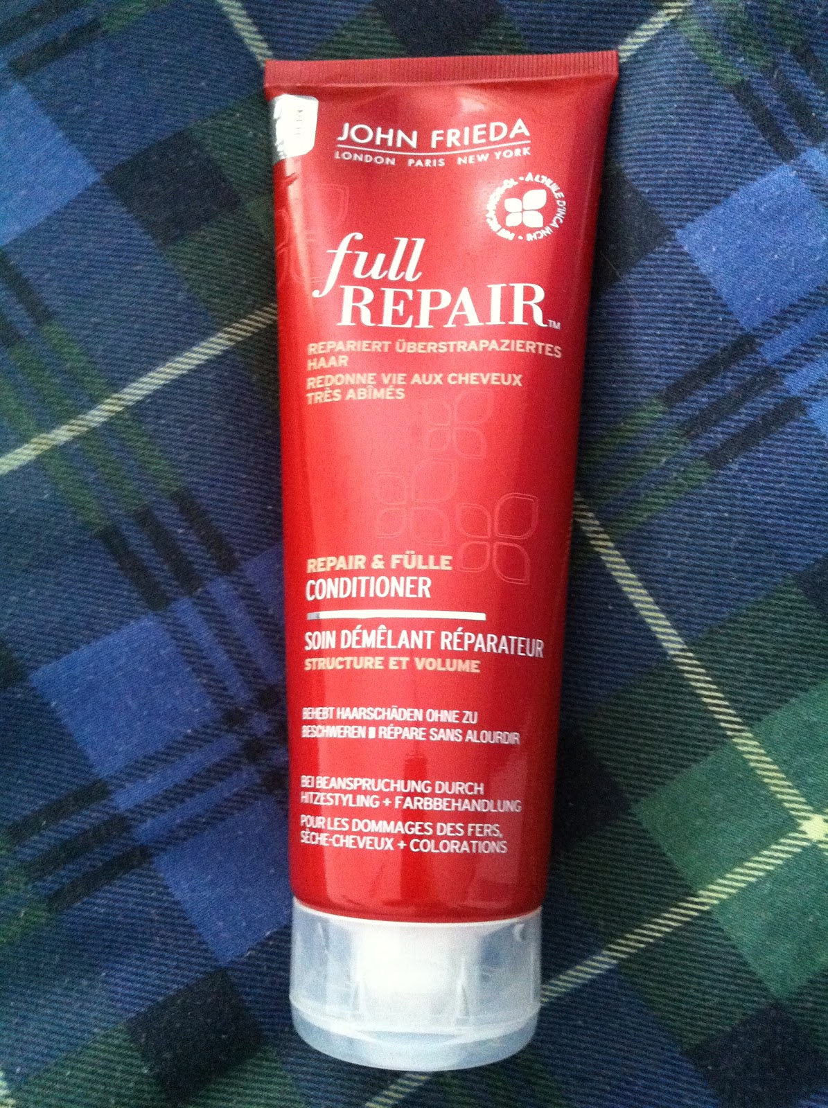 John Frieda Full Repair Conditioner Tulips and Lavender