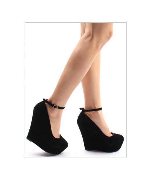 Motte Preorder The MaryJane Wedge