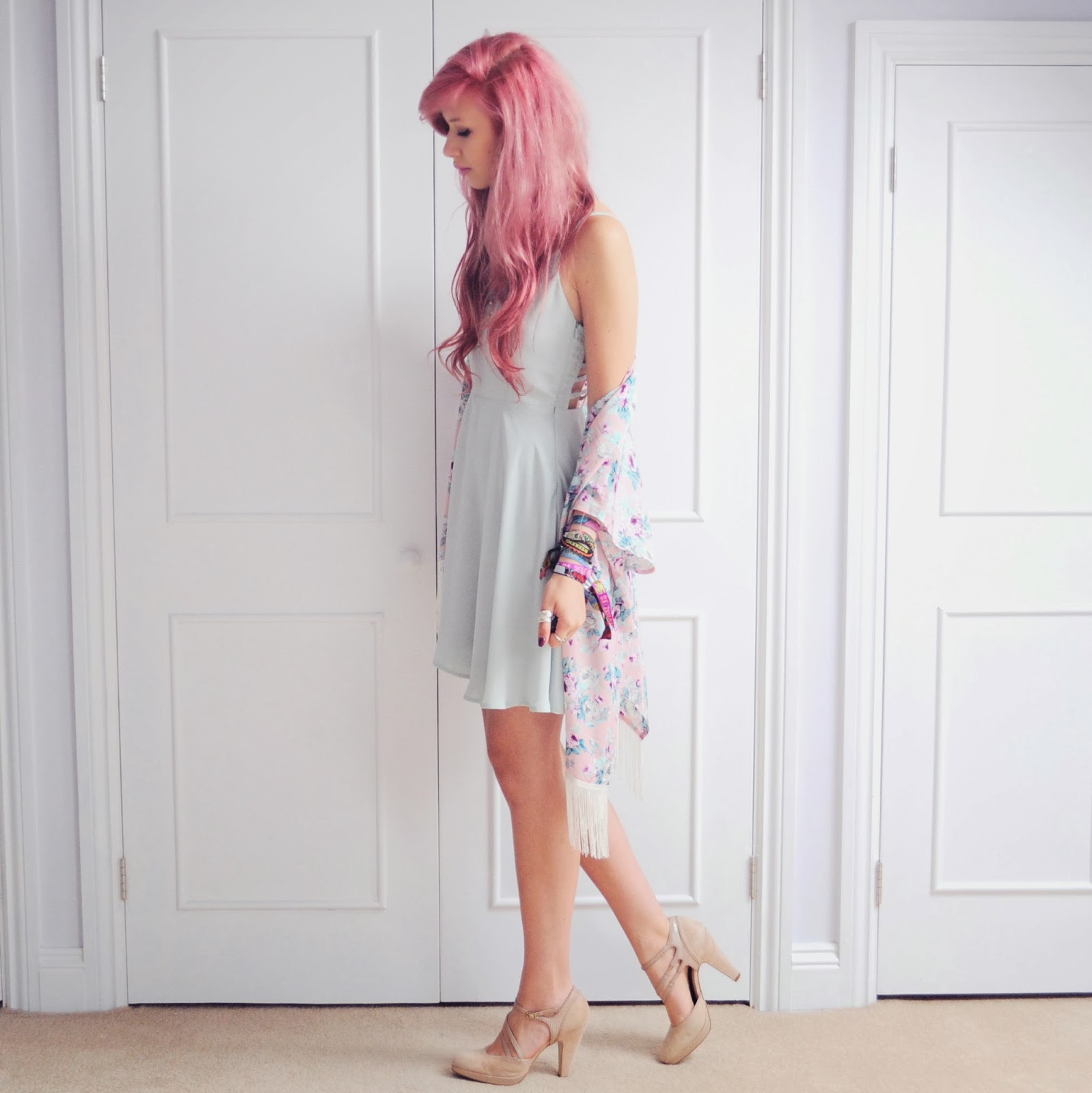 TOOTHPASTE KISSES Amy Valentine