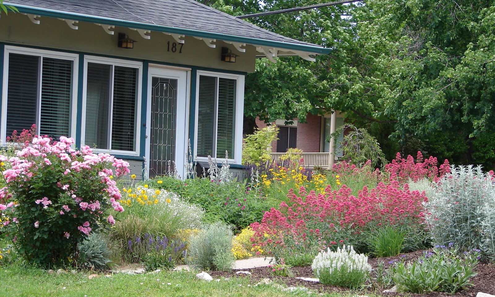 New Utah Gardener Waterwise Gardens In Utah