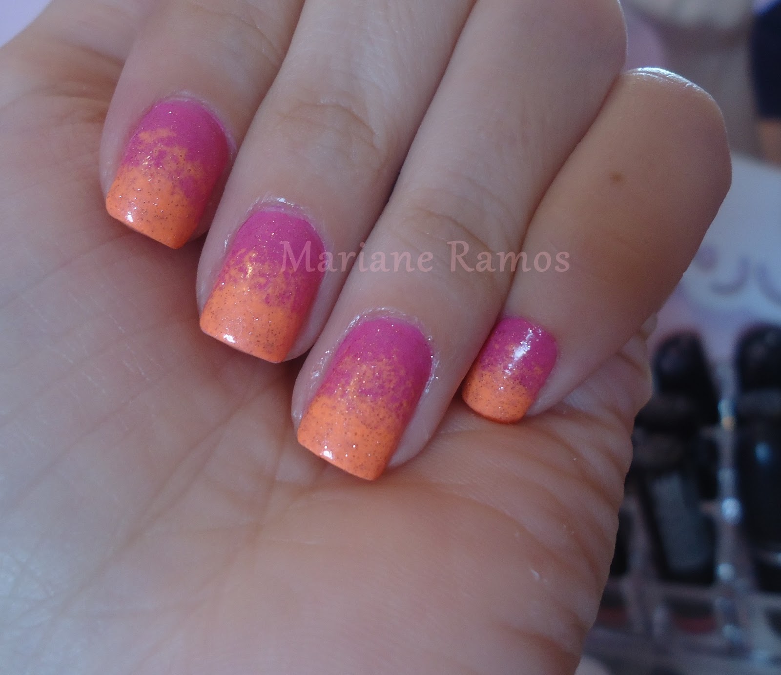 http://2.bp.blogspot.com/-e4C03vUwNBM/UPnLPuz84VI/AAAAAAAACdU/df4NwHok4gk/s1600/Ombre+nails+pink+e+laranja.JPG