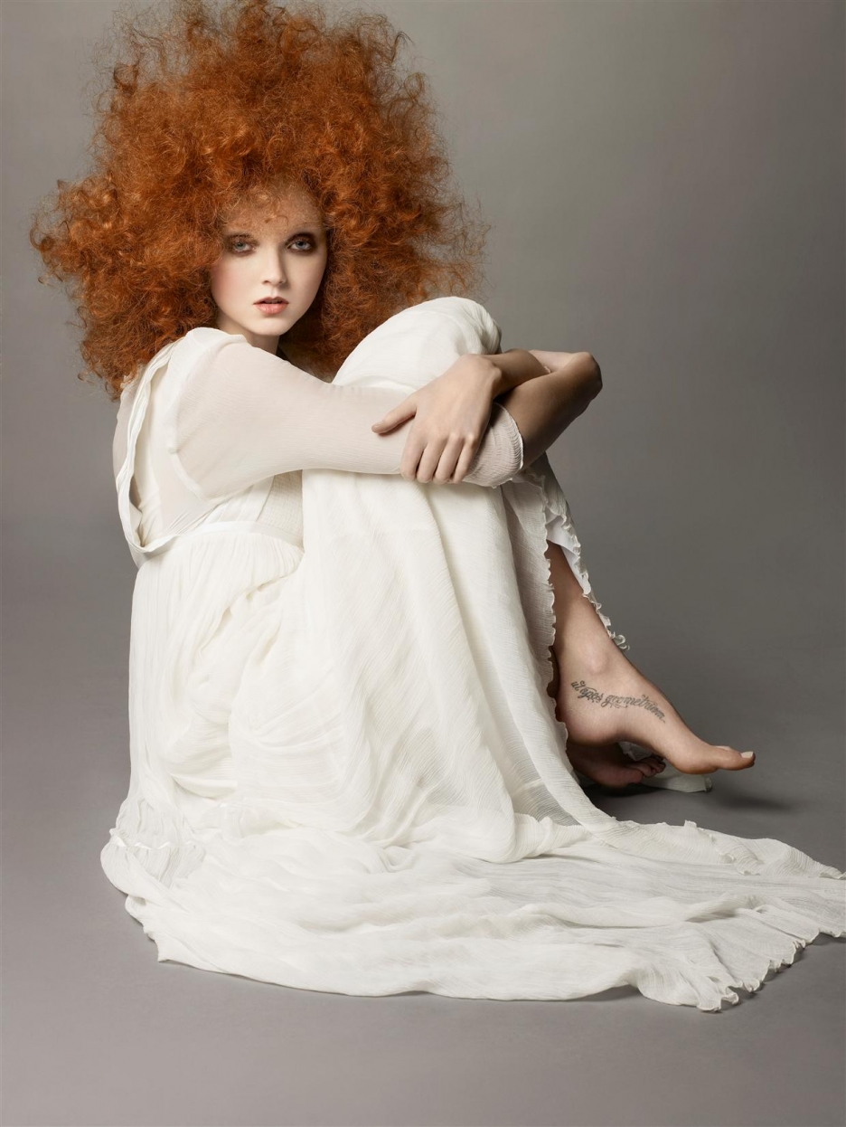 http://2.bp.blogspot.com/-e4EezMXRrC0/TygIn0OjfbI/AAAAAAAAA30/kBAnxHWRUTo/s1600/Lily-Cole-Feet-598569.jpg