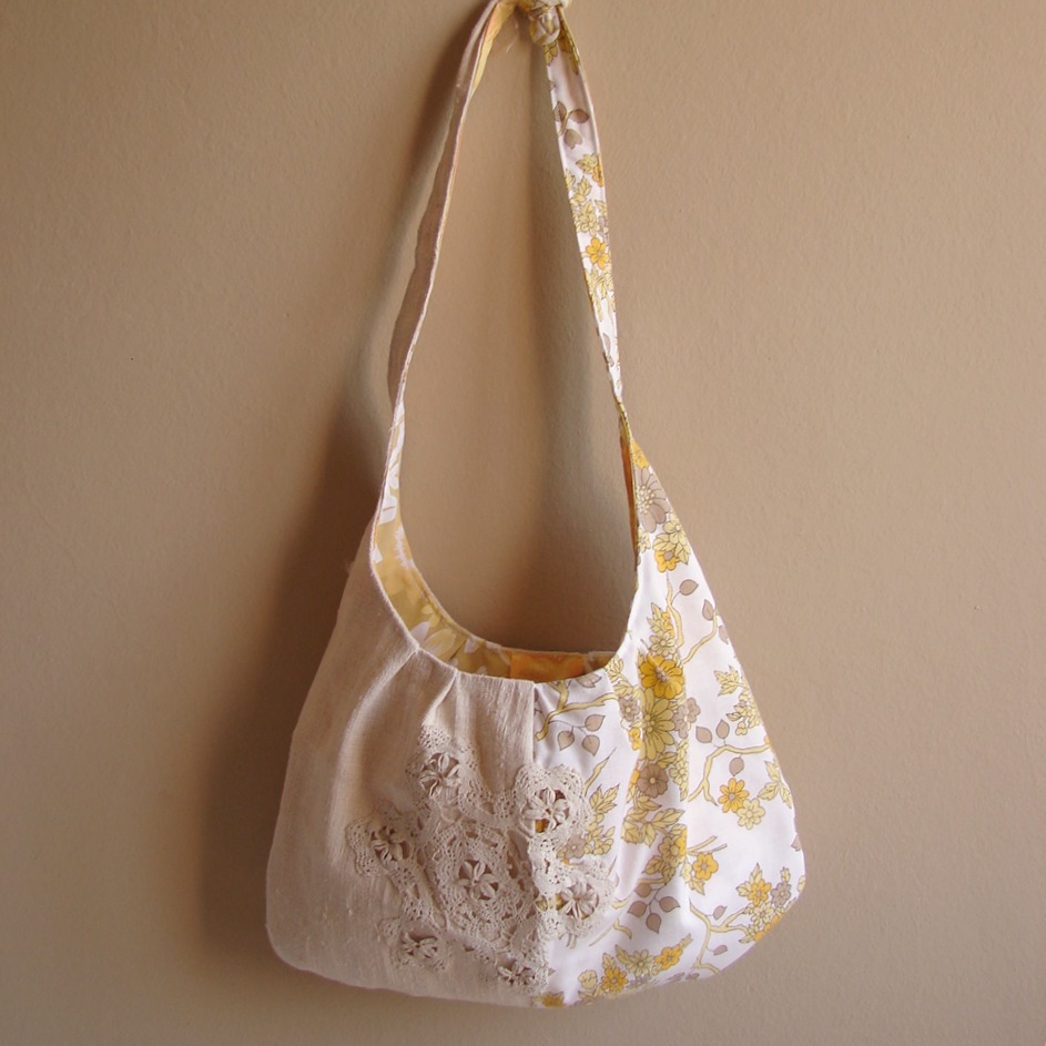 Roxy Creations Vintage fabric shoulder bags