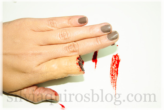 Como hacer dedo mordido con maquillaje de efectos especiales, How to do bitten finger with special effects makeup Halloween Silvia Quirós Como hacer dedo mordido con maquillaje de efectos especiales, How to do bitten finger with special effects makeup Halloween Silvia Quirós