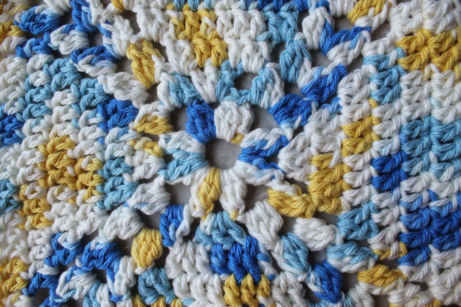 ... Leisure: Weekly Dishcloth: Crocheting a Great Granny Square Dishcloth