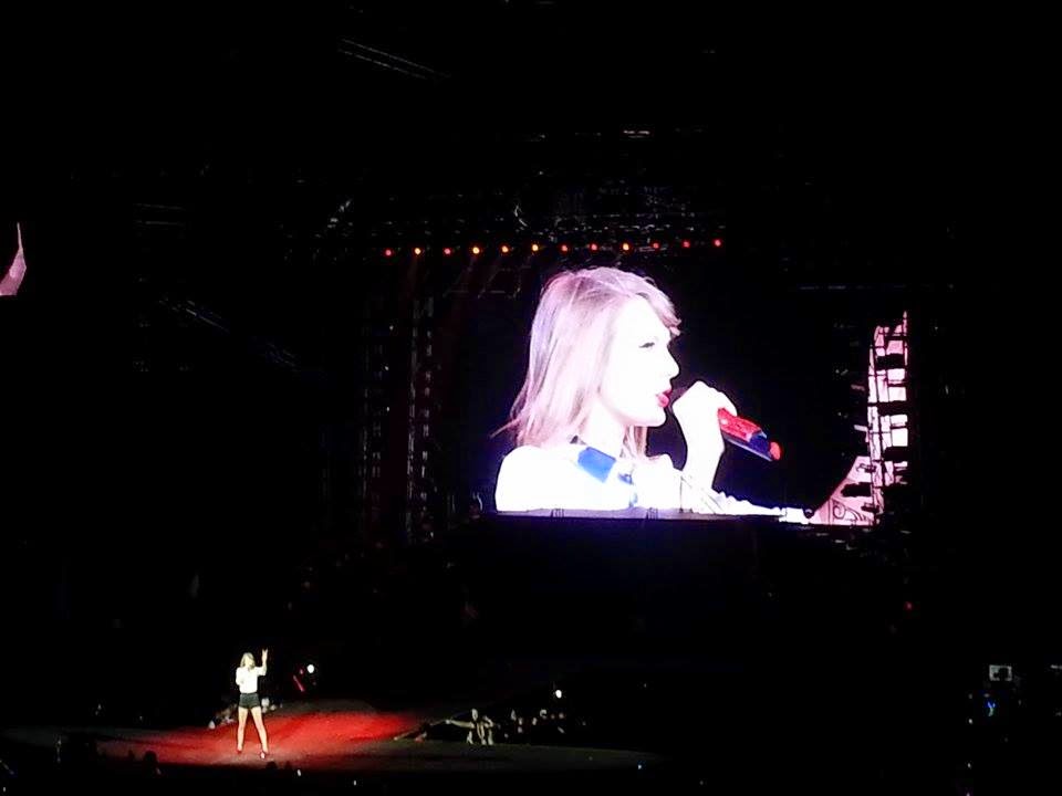 taylor swift tour philippines photos and videos taylor swift s the red tour at the taylor swift tour philippines photos and videos taylor swift s the red tour at the