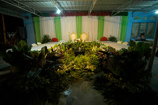 Ucus : The Pelamin and meja makan are ready