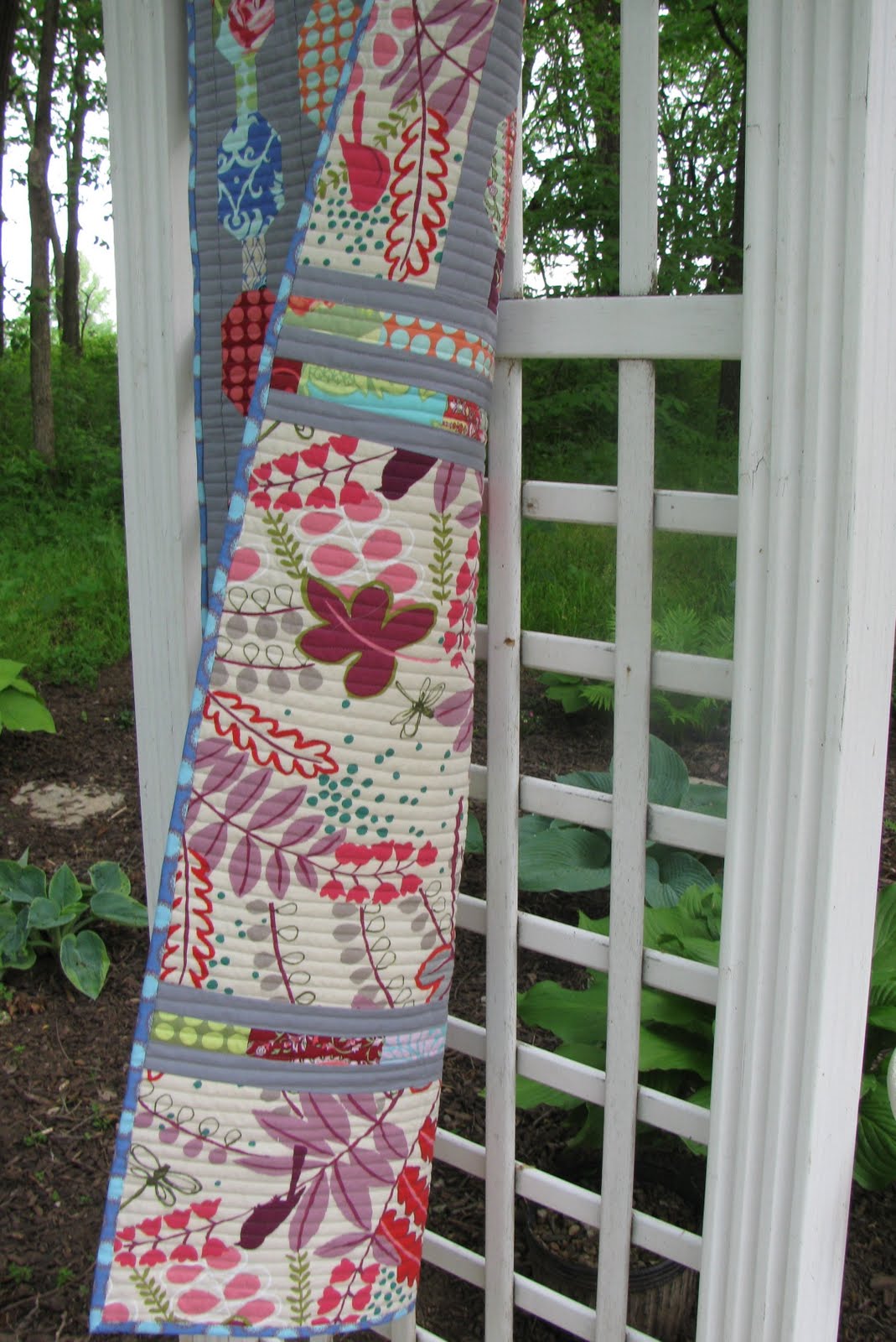 Lollyquiltz Blogger's Quilt FestivalBeaded Curtain