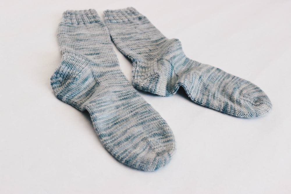 Fast and Easy Socks in Fingering Weight yarn - how to count rounds rows in  knitting by knittingILove 