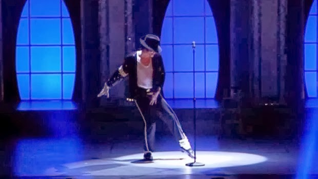 Chapéu preto usado por Michael Jackson em 2001 foi vendido por 5.760 dólares O+Chapeu+Preto+Usado+Por+MJ+no+30th+2001+Foi+Vendido+Por+5.760+Dolares