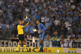 Diego Souza revela atuar com hérnia inguinal no Grêmio e diz que