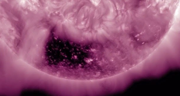 NASA detecta buraco de forma quadrada no Sol (com vídeo)