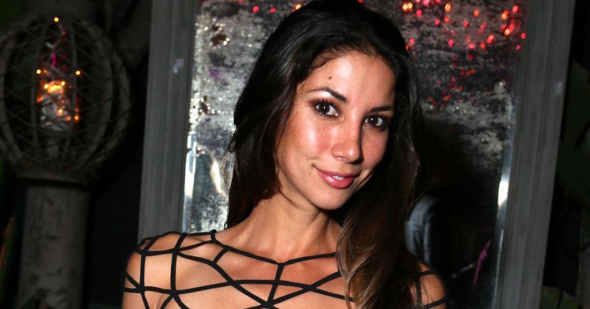 Leilani Dowding Biography ~ Models Gossip