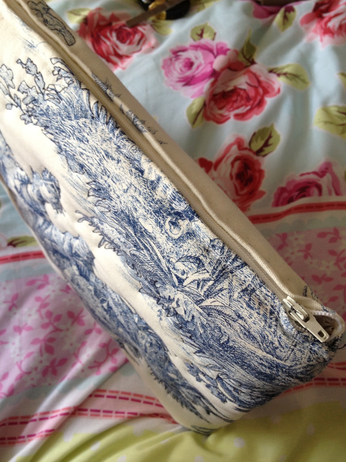 Stray Closet DIY Laptop Cover