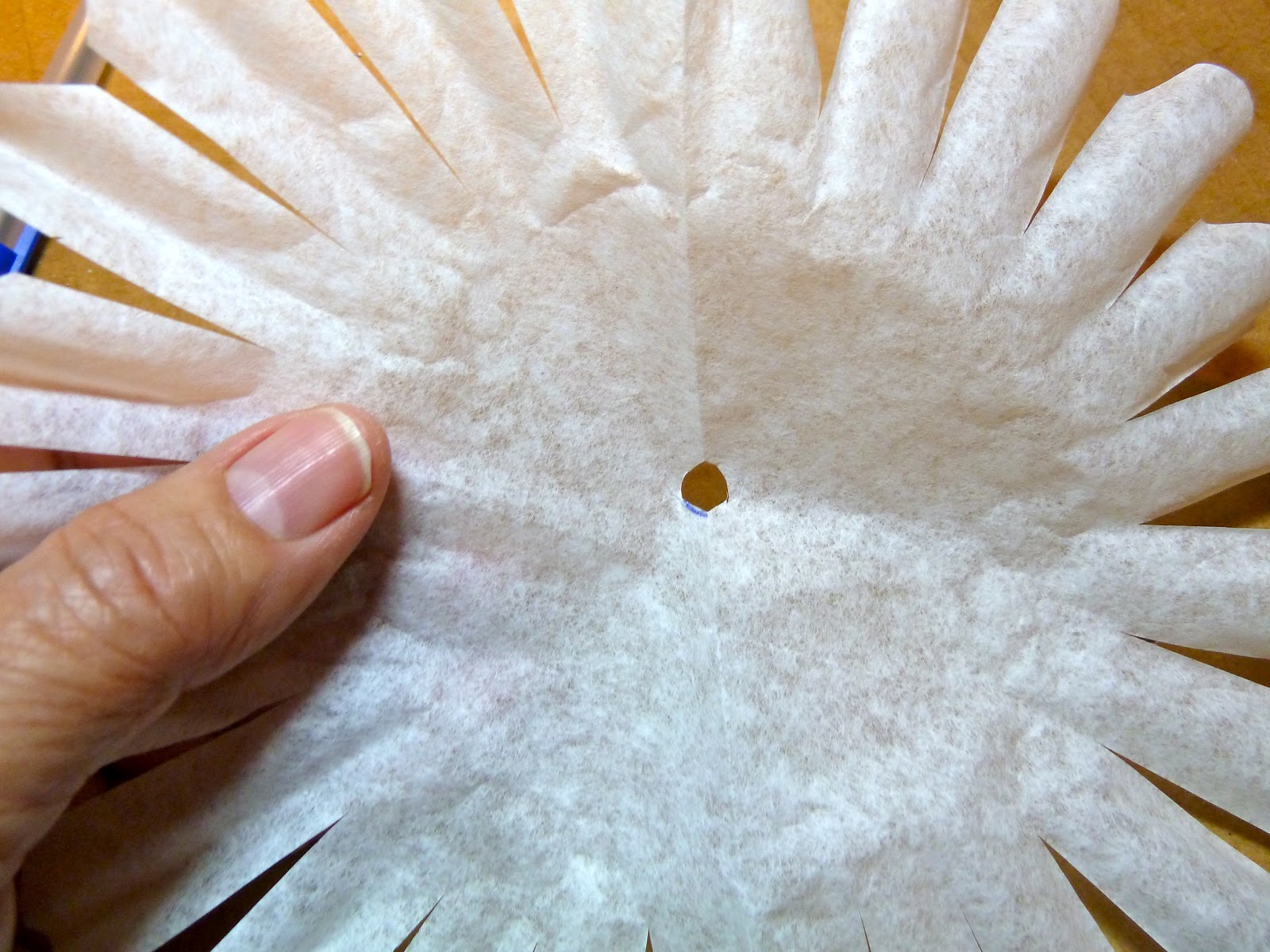 Make it easy crafts Revisiting Coffee Filter carnation pens