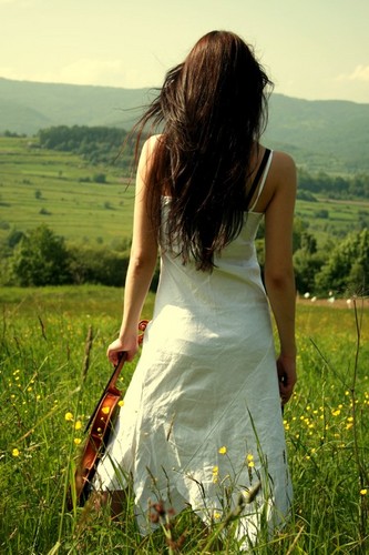 Мей Съншайн Field,girl,nature,violin,dress,meadow-158132bce420170519f401ed9bd9f627_h