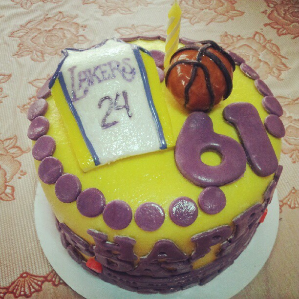Artsy Craftsy Me: Lakers-themed cake