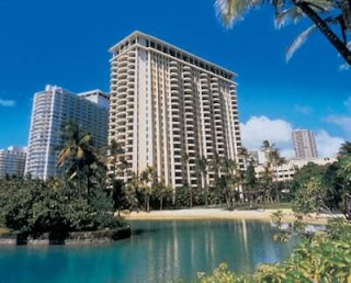 hilton hawaiian village beach