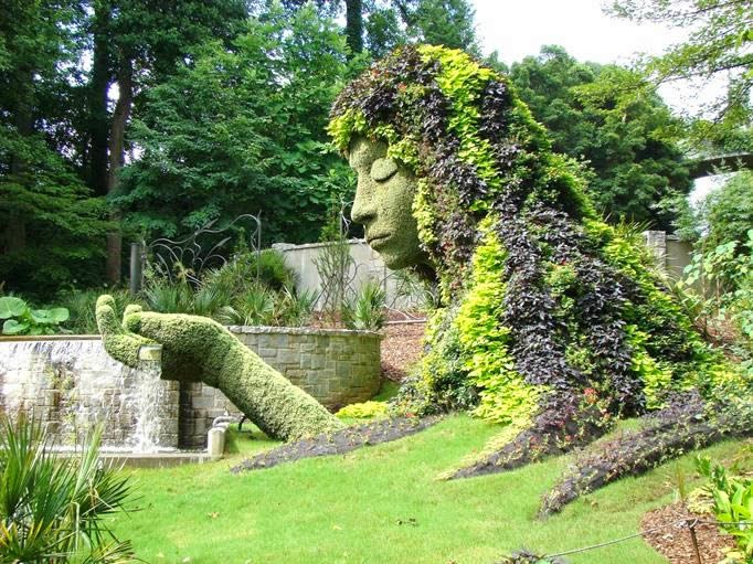  تحتوي هذه الحديقة الواقعة في وسط أتلانتا، جورجيا - الولايات المتحدة الأمريكية على نحوت عملاقة صنعت من النباتات والأزهار Giant+Sculptures+Made+of+Plants+and+Flowers-01