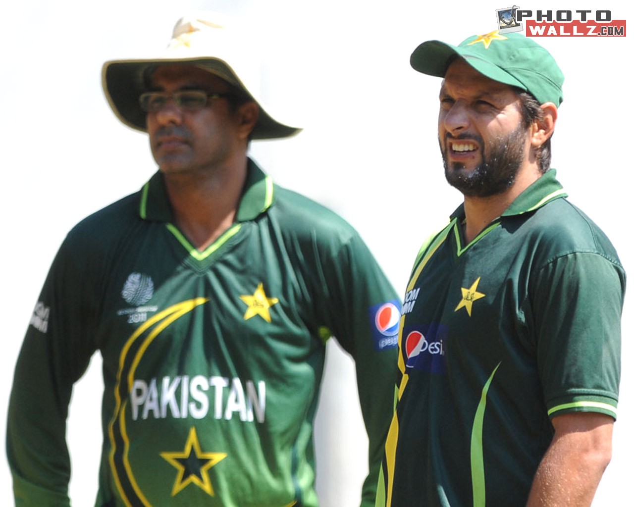 Shahid Afridi with Waqar Younis