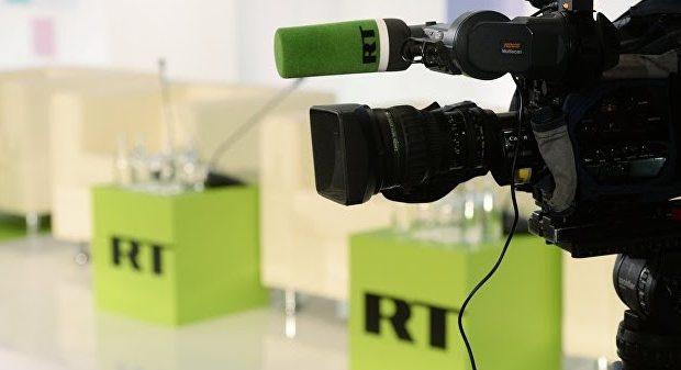 Η Ρωσία θα απαντήσει με τον ίδιο τρόπο στις προσπάθειες των Αμερικανικών ΜΜΕ να εμποδίσουν την τηλεόραση του RT. Η Ρωσία θα απαντήσει με τον ίδιο τρόπο στις προσπάθειες των Αμερικανικών ΜΜΕ να εμποδίσουν την τηλεόραση του RT.