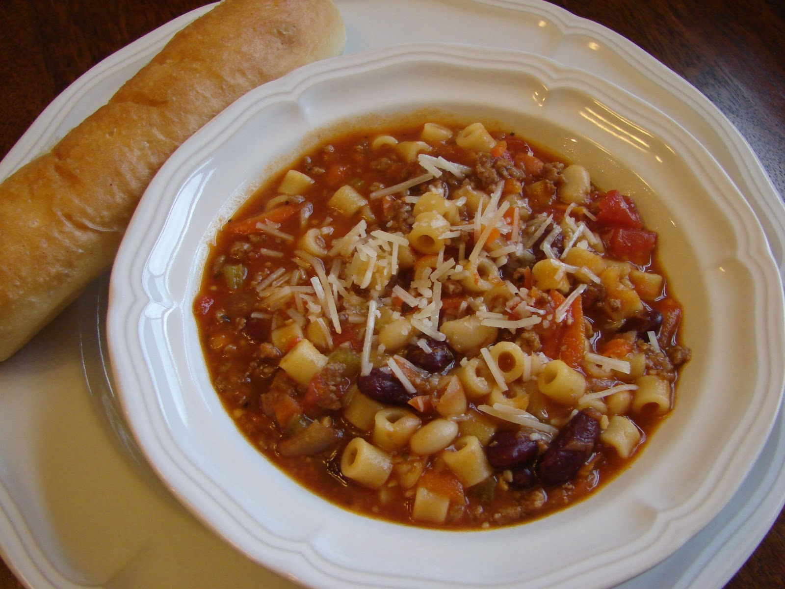 A Bear in the Kitchen Crock Pot Pasta e Fagioli Soup