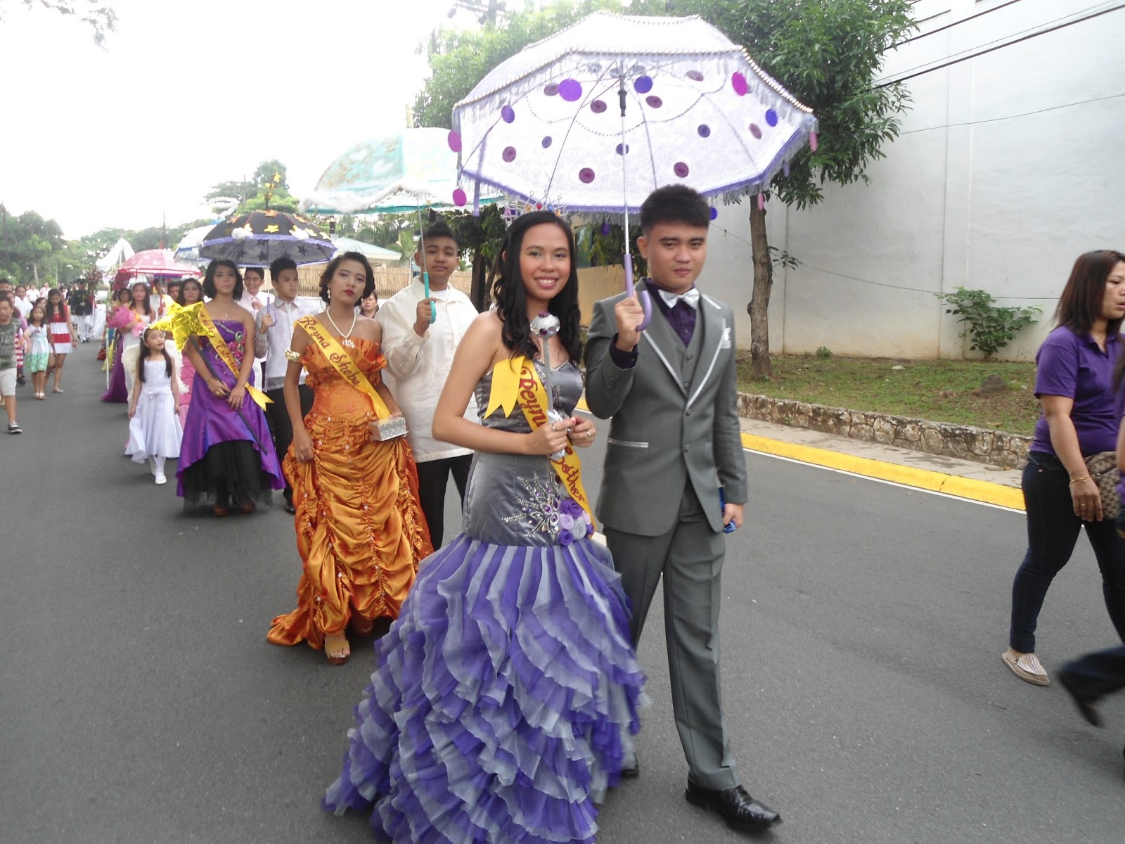 Rêve Grand Flores De Mayo Santacruzan