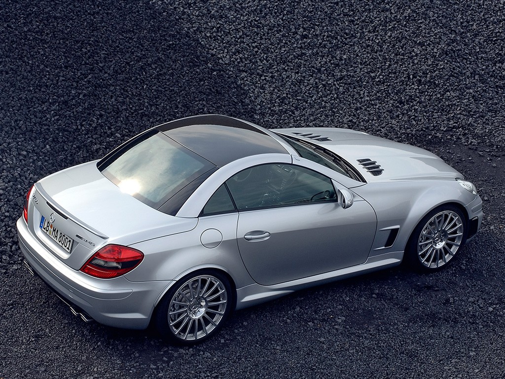 http://2.bp.blogspot.com/-eKFnlKlwxLs/ThMFxzaKw8I/AAAAAAAACow/bM3evdZ8eMo/s1600/Mercedes-Benz%2BSLK%2B55%2BAMG%2BBlack%2BSeries.jpg