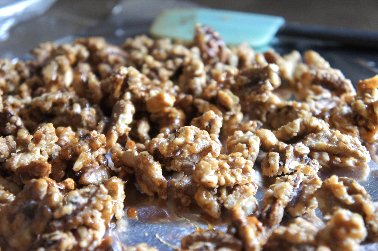 Pretty Dubs Candied Walnut Spinach Salad with Vinaigrette