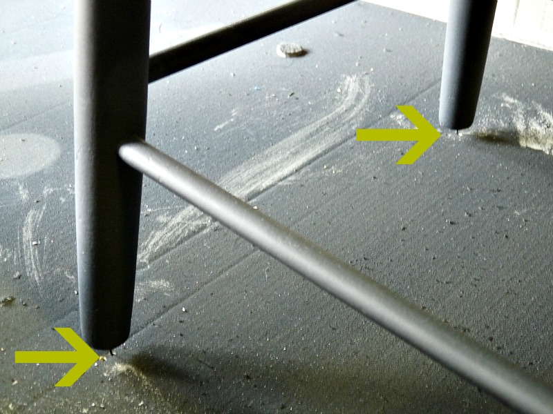 Tip for painting furniture legs