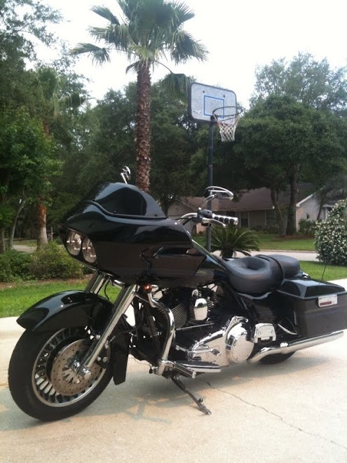 The latest pic with new chrome frontend, streetglide shockes and lowered 1"