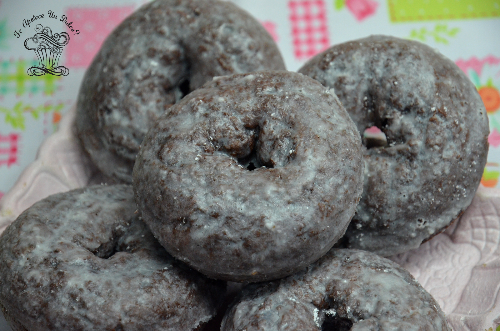 Donuts de chocolate al horno glaseados ( Como en Dunkin Donuts)