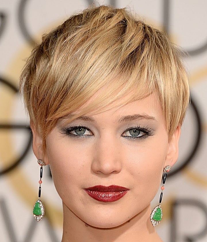 Jennifer Lawrence - Batom Marron