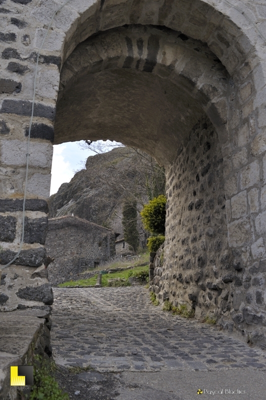 Porte fortifiée de Sceautres Photo pascal blachier