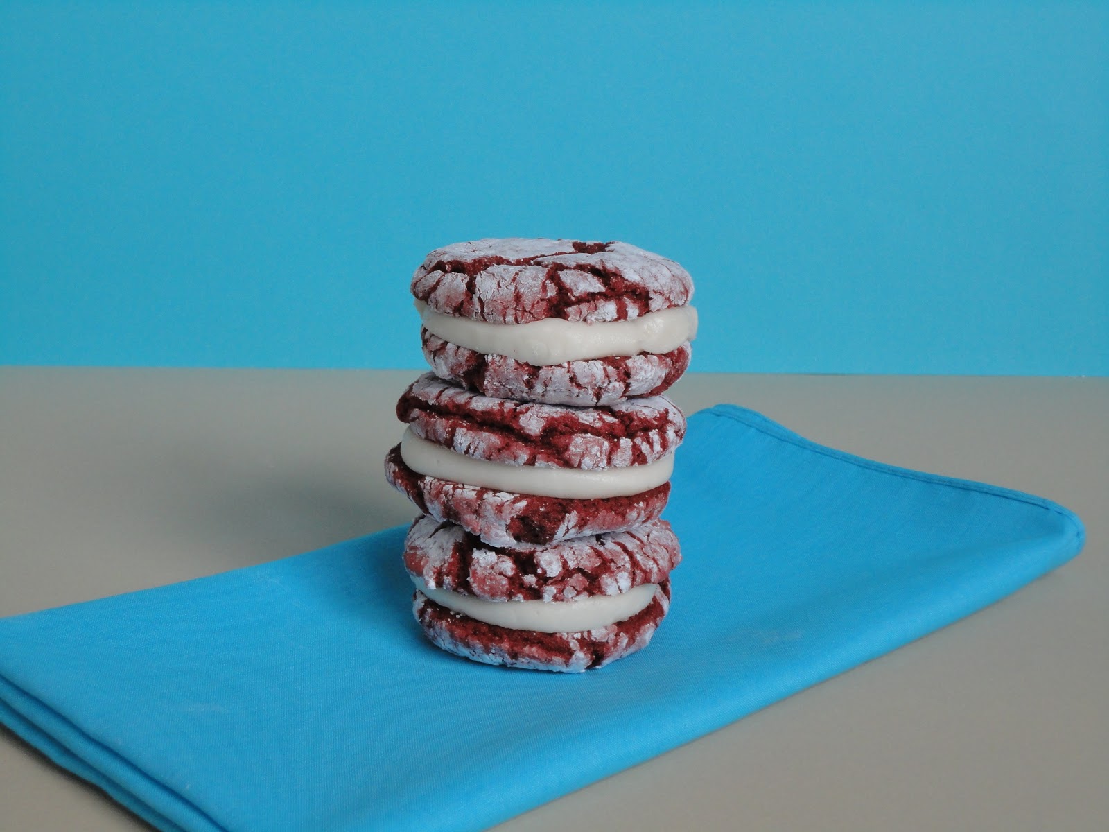 r u n s . o n . s u n d a e red velvet cookies with cream cheese frosting