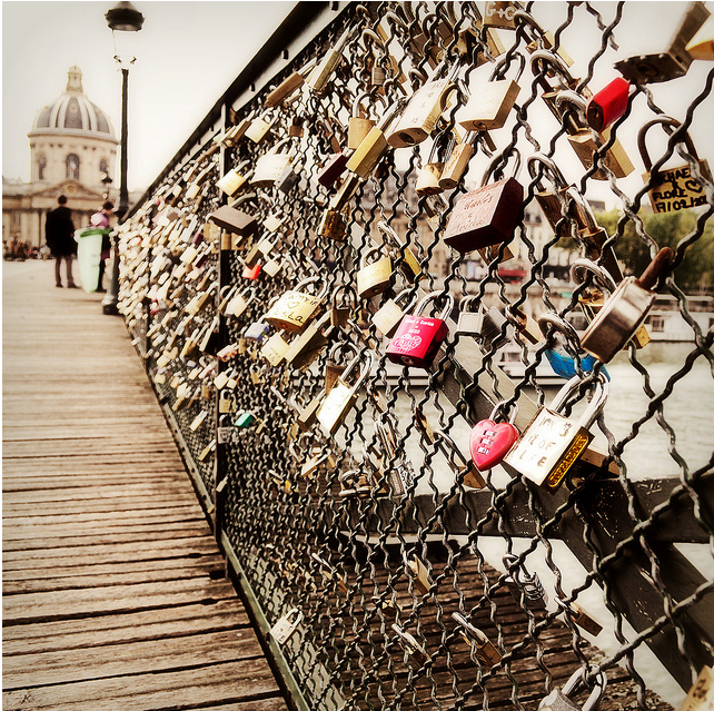 pink o'clock The padlocks of Paris.