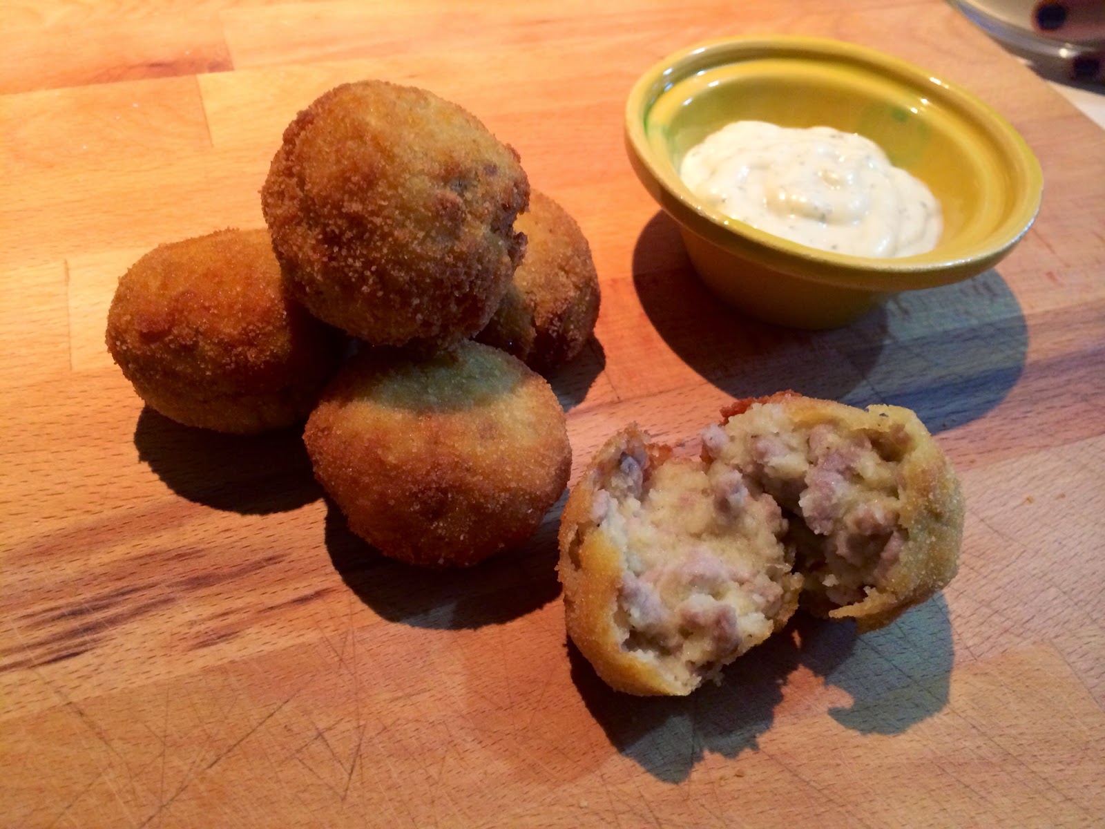 Bombas De Patata Y Carne
