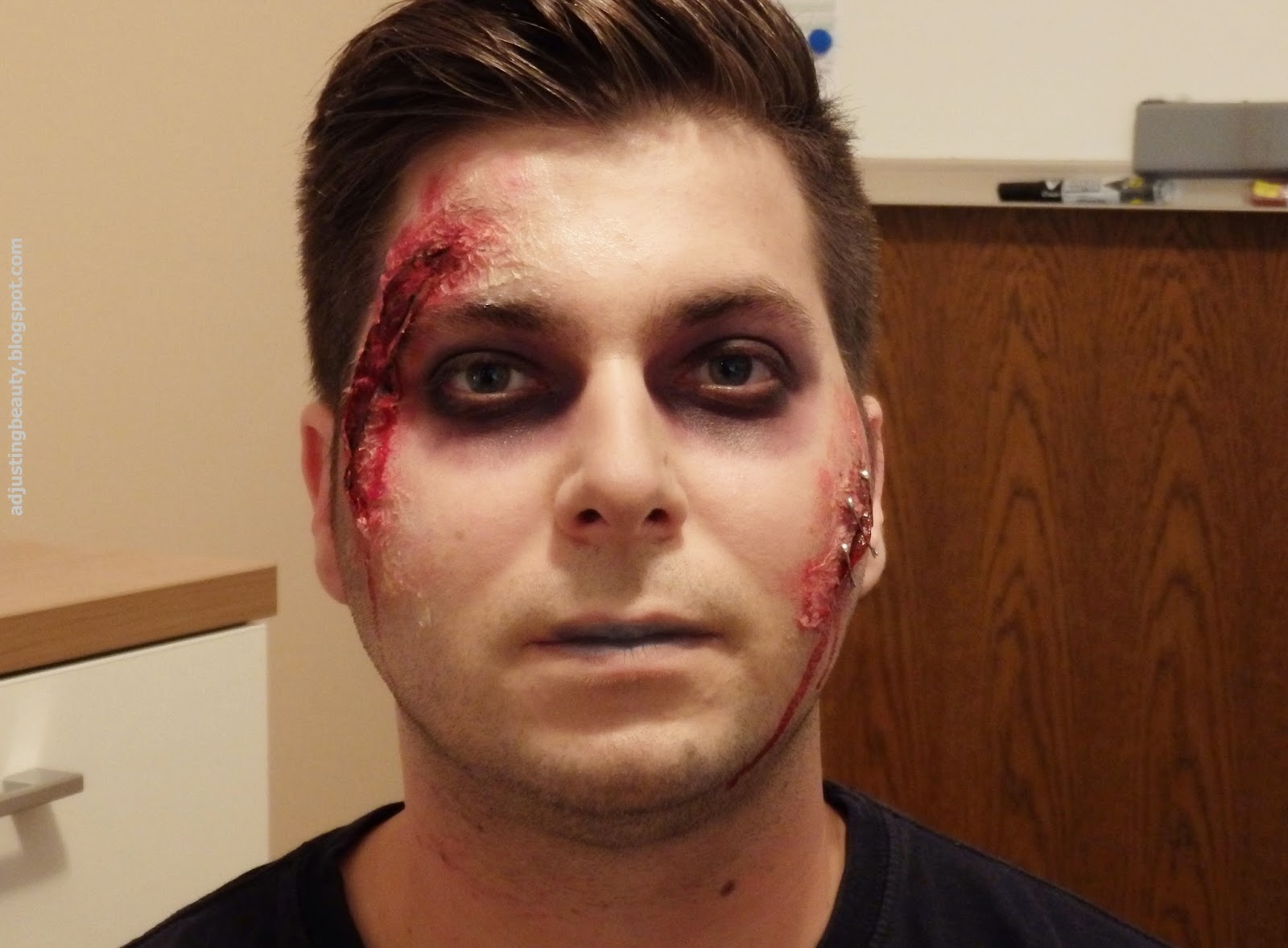 Zombies and bats (Halloween makeup and nails) Adjusting Beauty