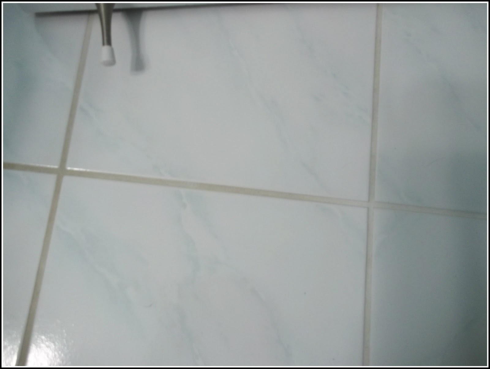 Julie's little house: cleaning grout with pinterest